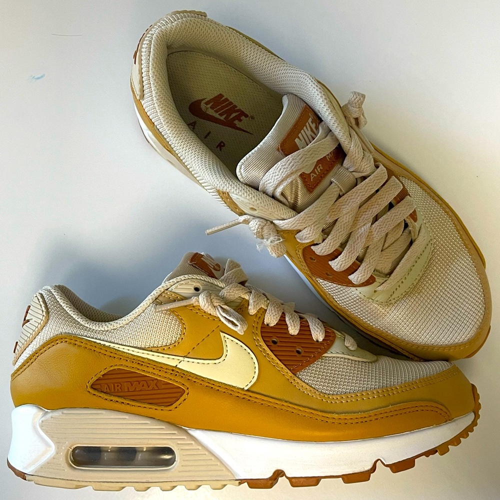 Womens Nike Air Max size 8.5
